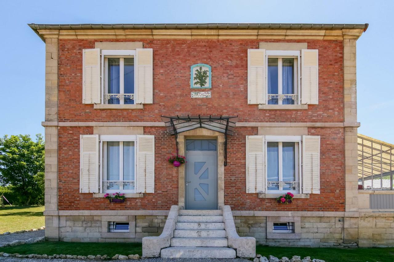 Maison Qui S'Y Frotte S'Y Pique Robert-Espagne Exterior photo